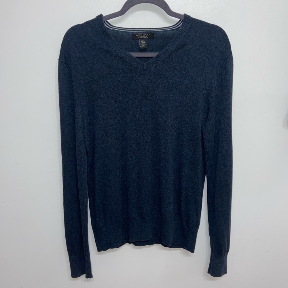 Banana Republic Men’s Cashmere Silk Luxury Blend Navy Blue V-Neck Sweater